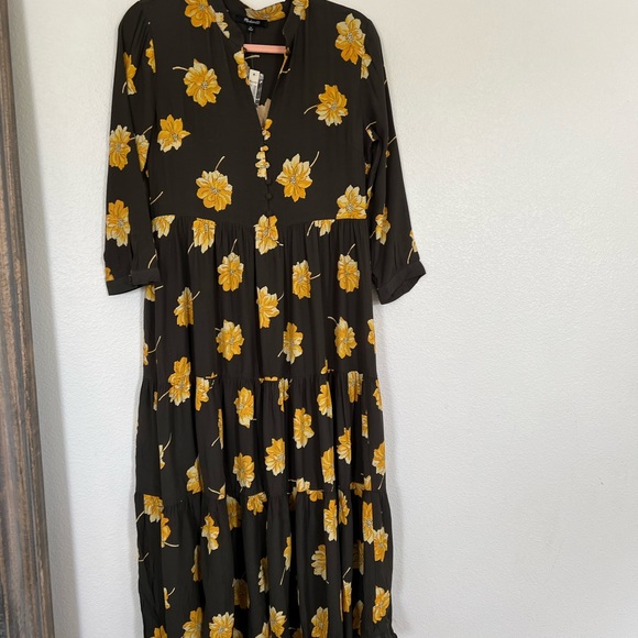 Madewell Button-Front Tier Dress in Fall Flowers - Picture 6 of 15